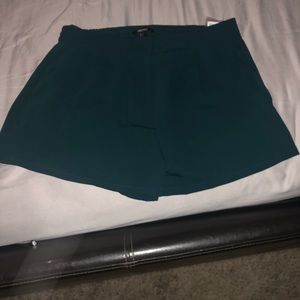 Green/ teal dress shorts